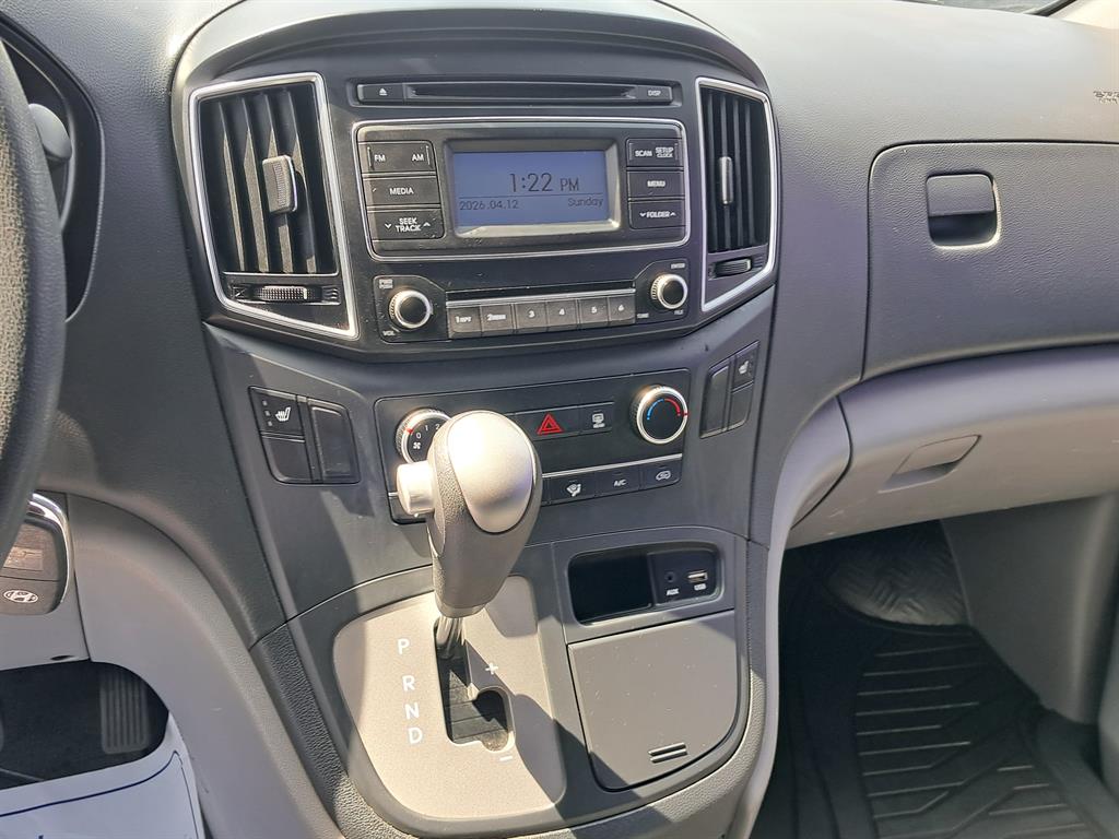 HYUNDAI Starex - Vista 6
