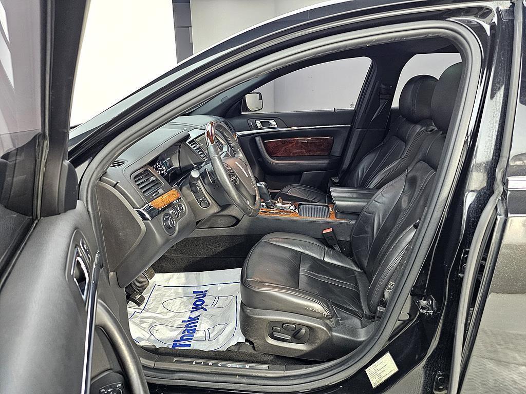 Lincoln MKS - Vista 8