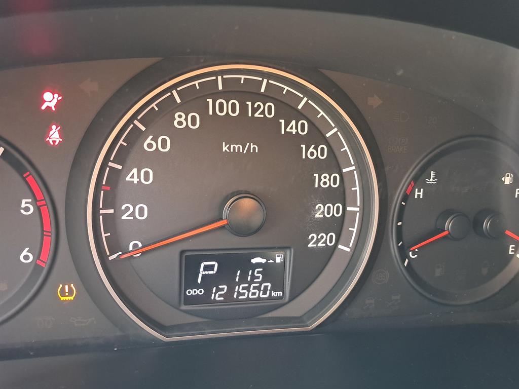 HYUNDAI Starex - Vista 5