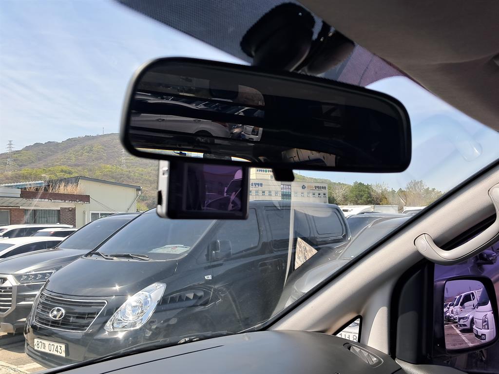 HYUNDAI Starex - Vista 7
