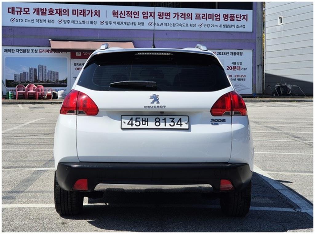 Peugeot 2008 - Vista 3