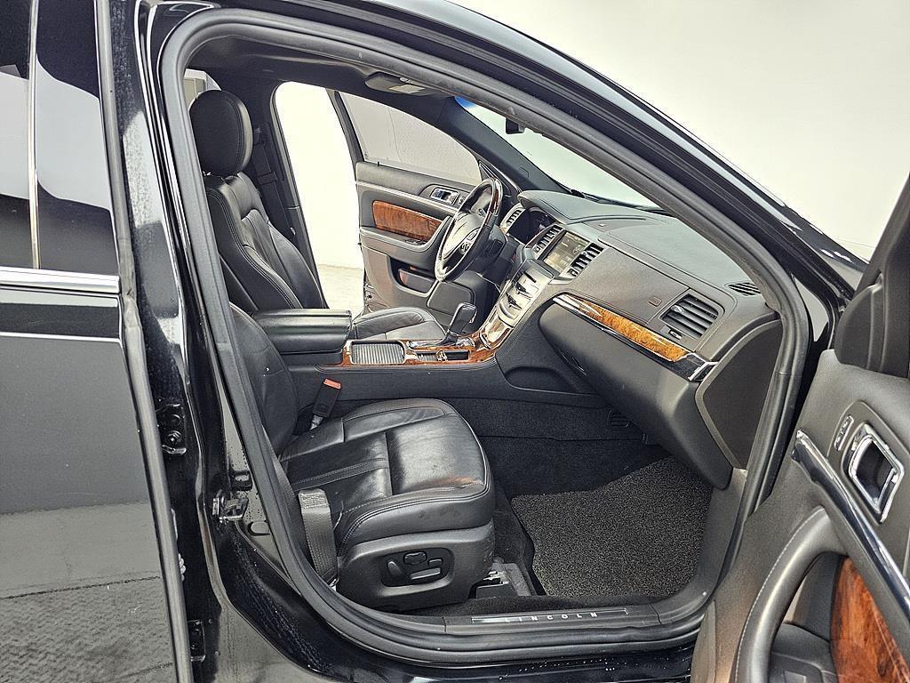 Lincoln MKS - Vista 11