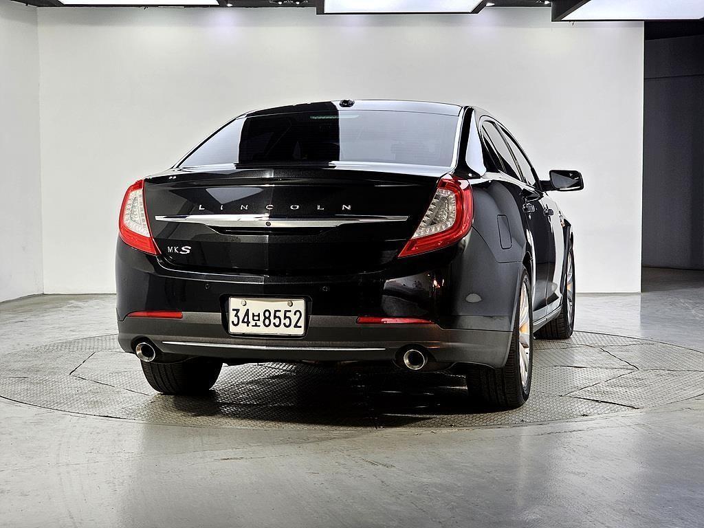 Lincoln MKS - Vista 3