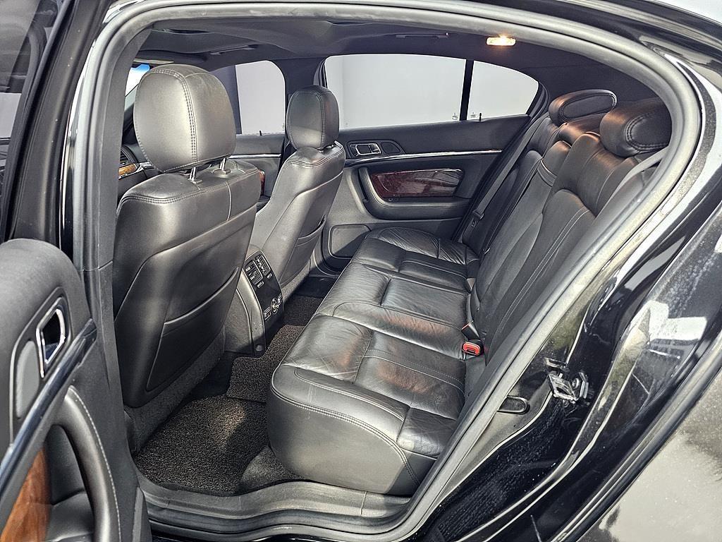 Lincoln MKS - Vista 9