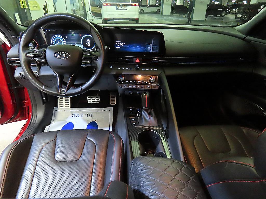 HYUNDAI Avante - Vista 10