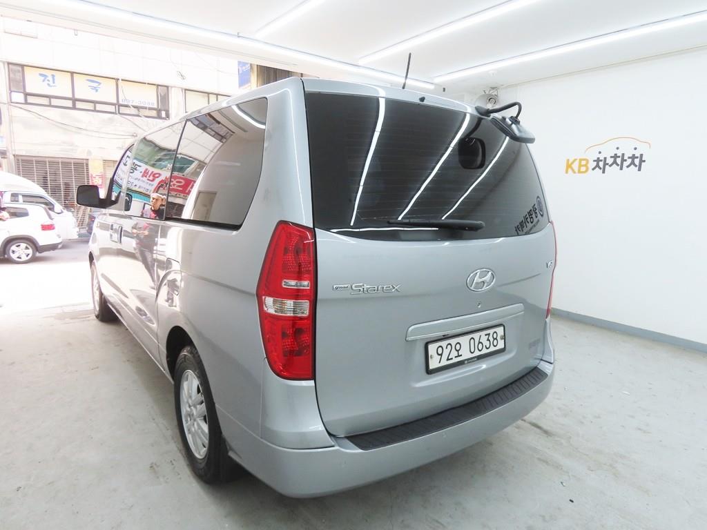 HYUNDAI Starex - Vista 4