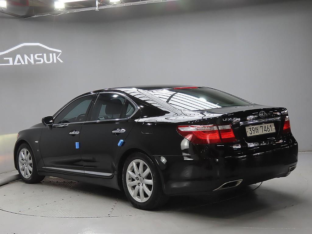 Lexus LS - Vista 5