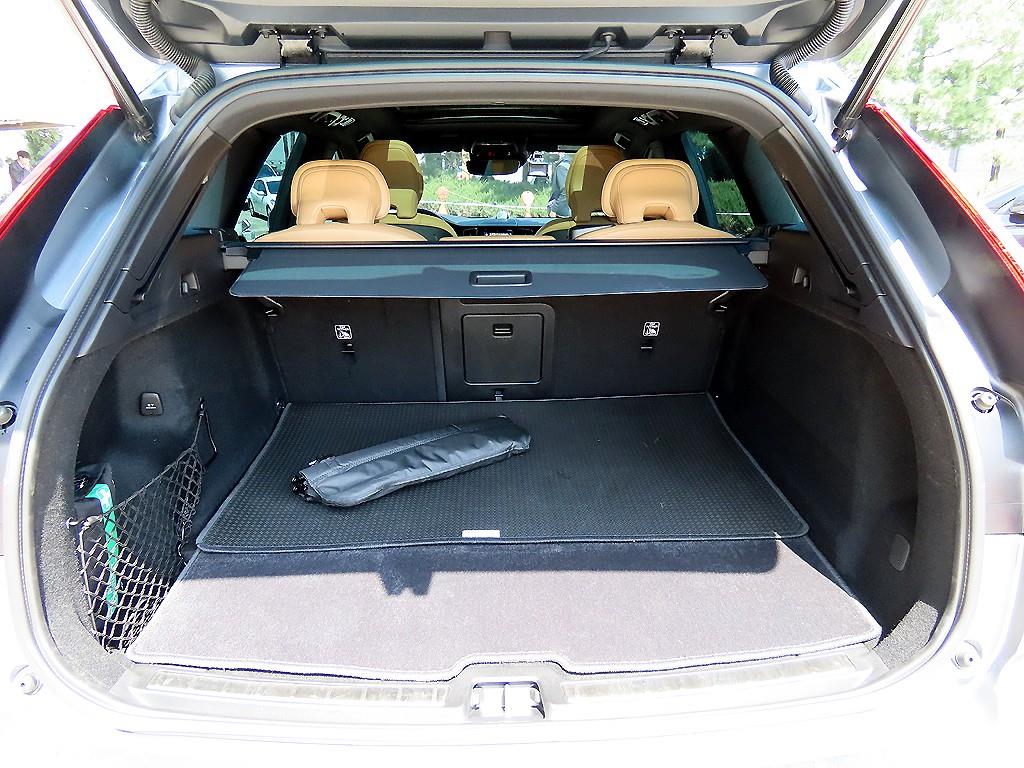 Volvo XC60 2021 Gris - Importación desde Corea - HF Imports Iquique - Foto 17