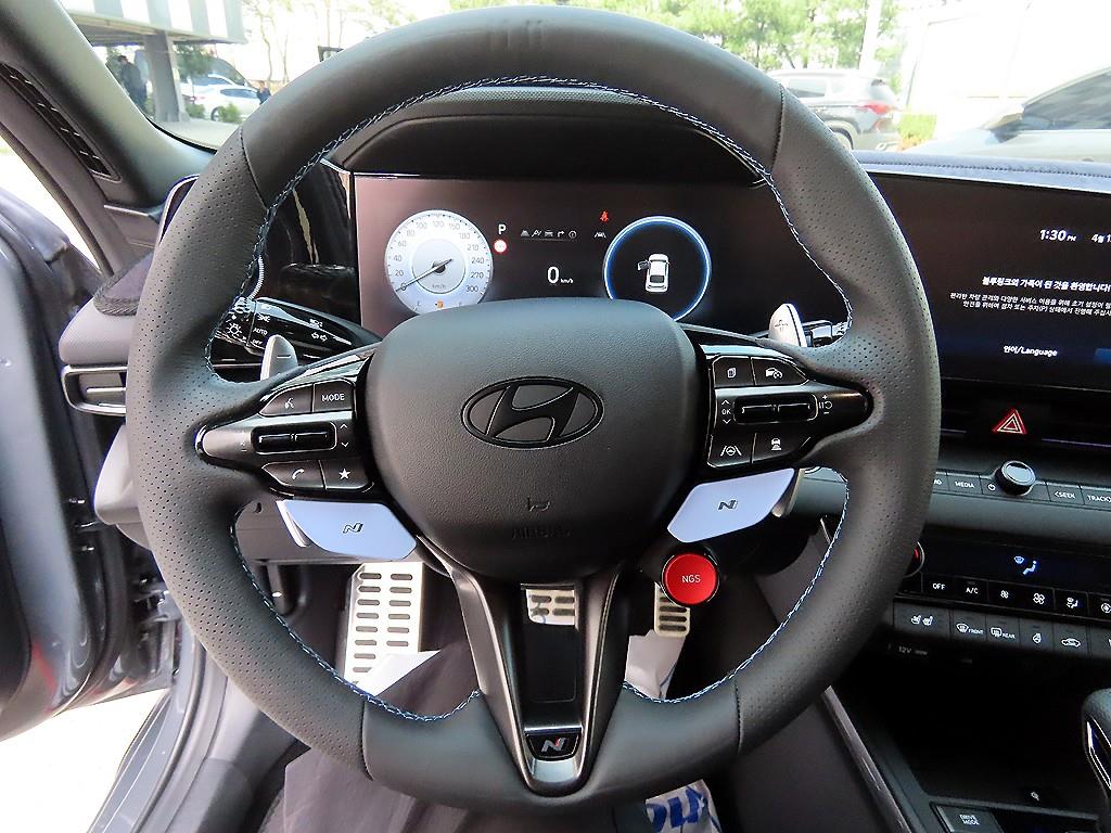 HYUNDAI Avante - Vista 8