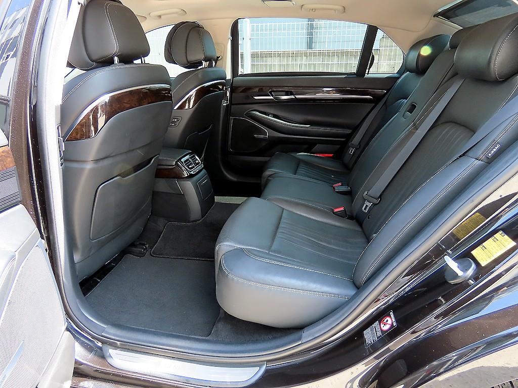 Genesis G90 - Vista 6