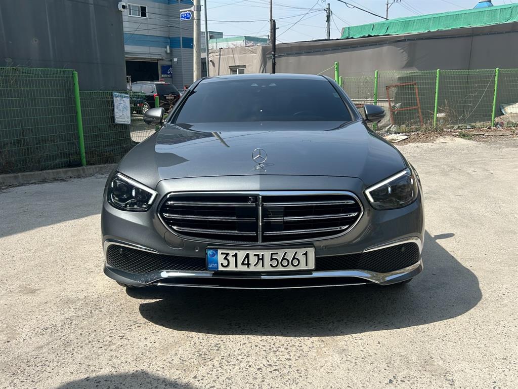 Mercedes Benz E class 2023 Gris - Importación desde Corea - HF Imports Iquique - Foto 1