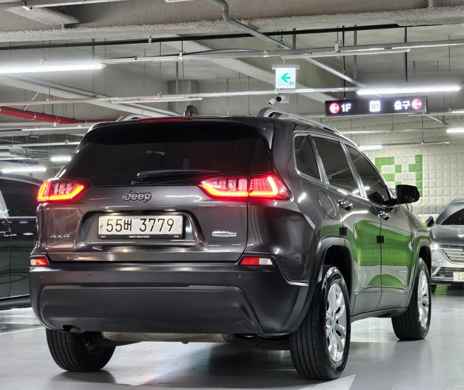 Jeep Cherokee - Vista 4