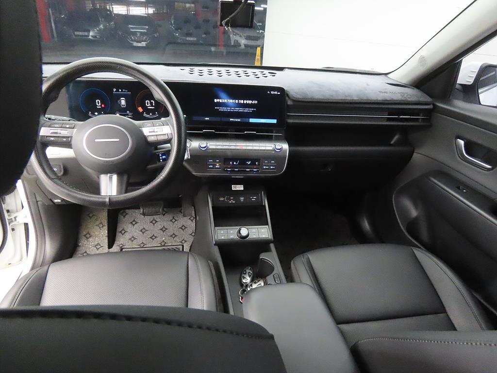 HYUNDAI Kona - Vista 7