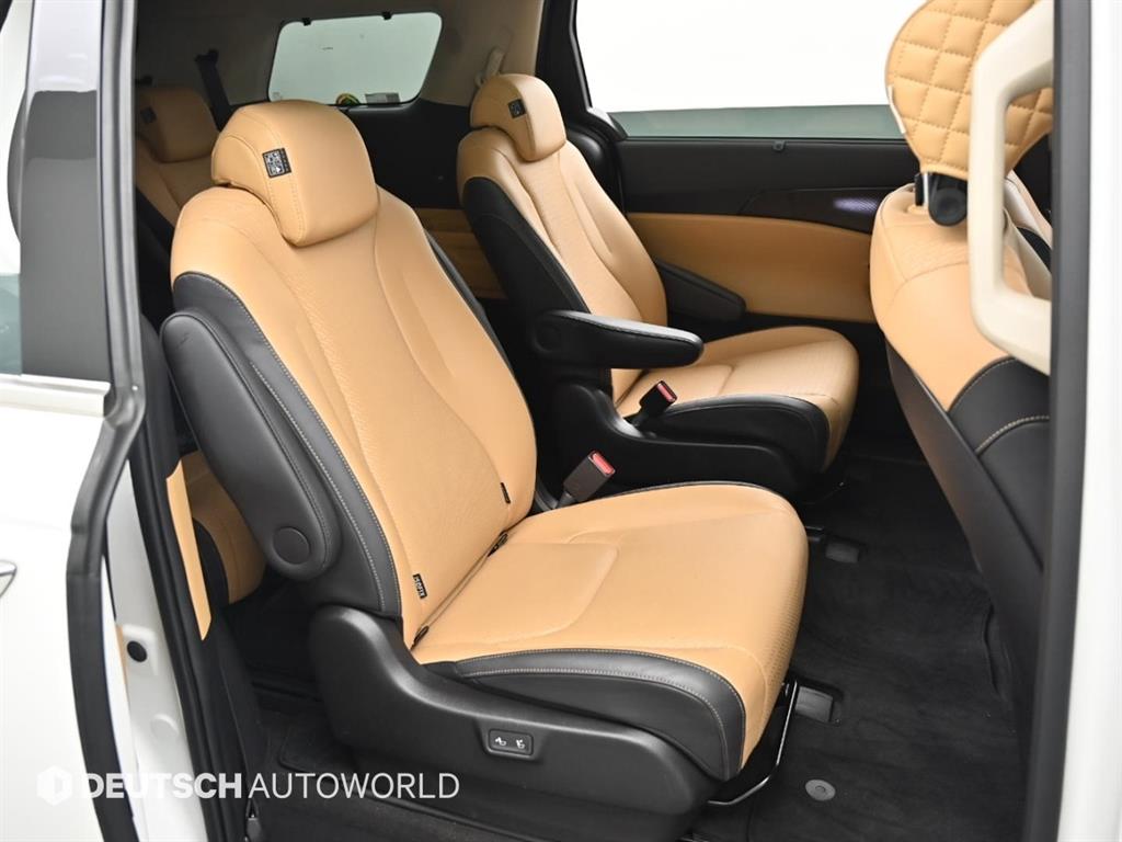 KIA Carnival - Vista 12
