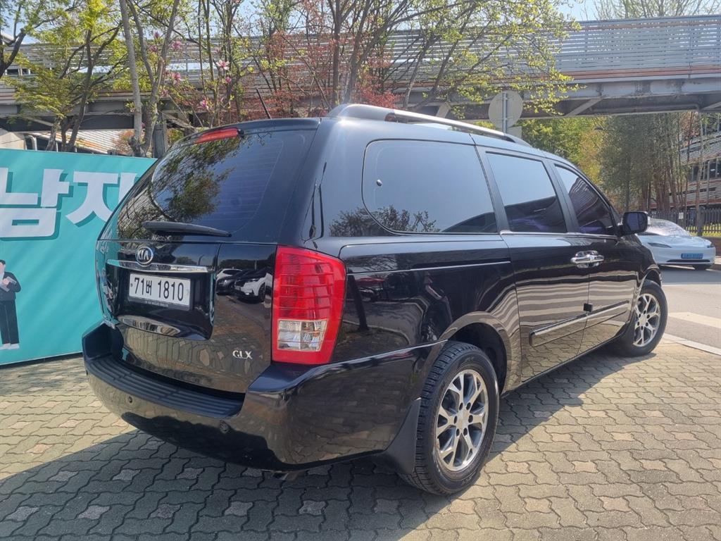 KIA Carnival - Vista 3