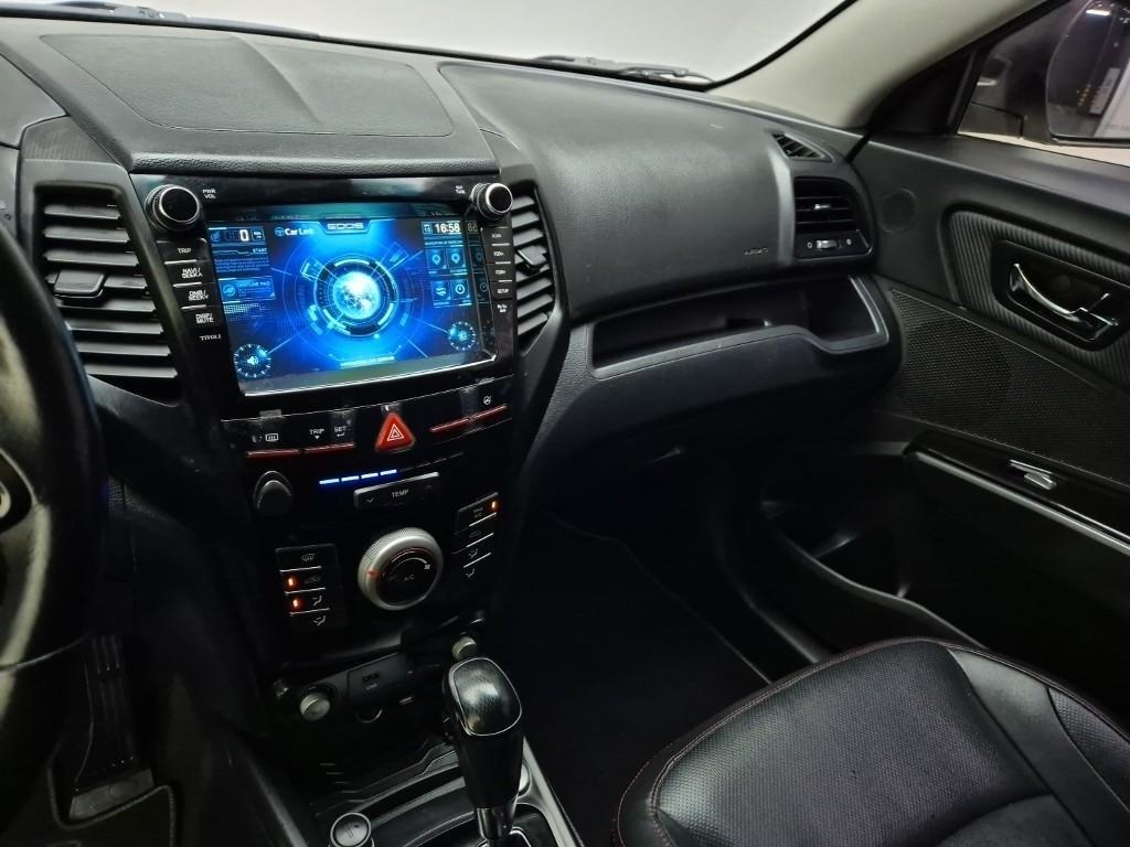 Ssangyong Tivoli - Vista 11