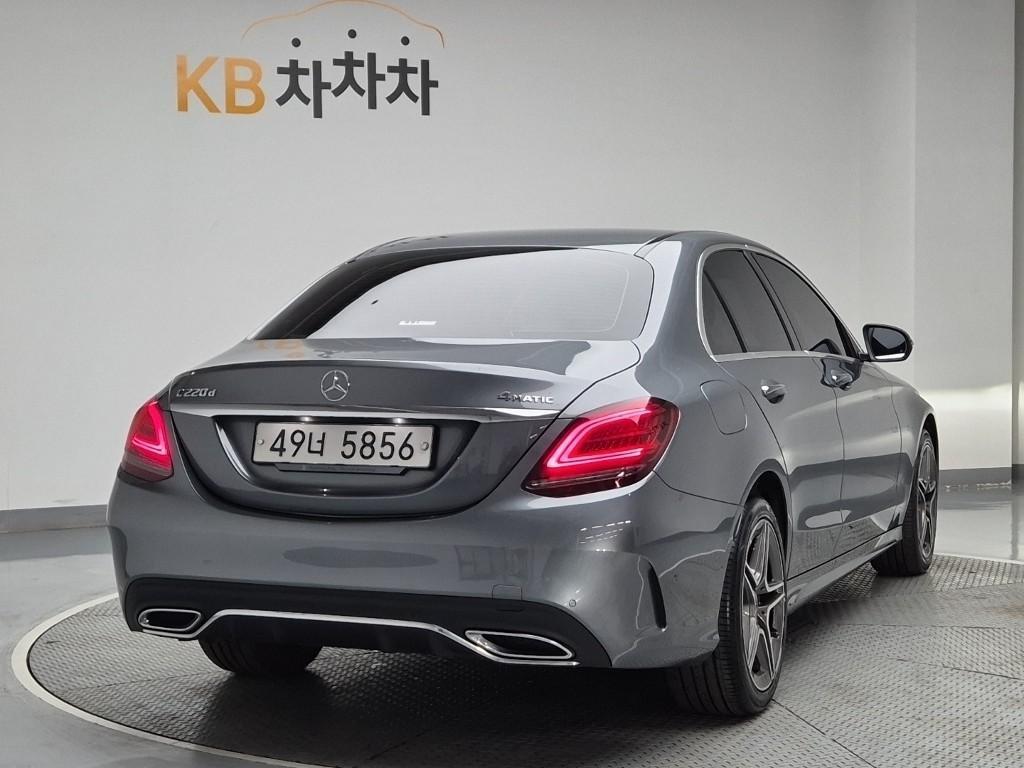 Mercedes Benz C Class - Vista 4