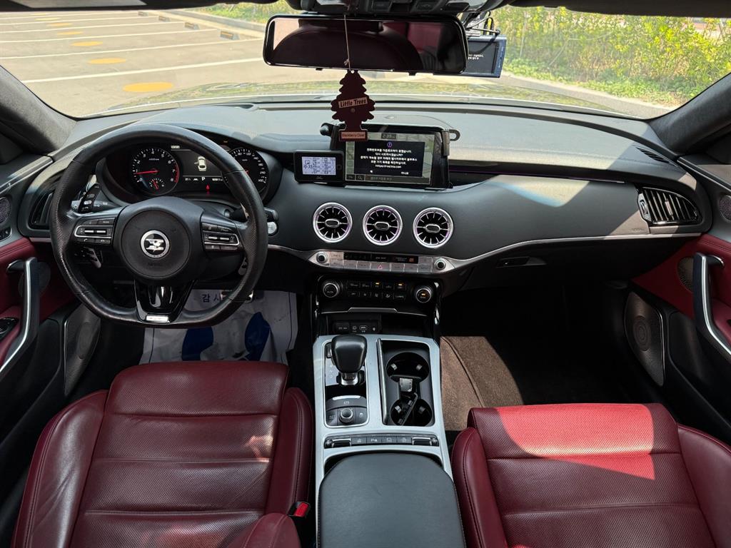 KIA Stinger - Vista 10