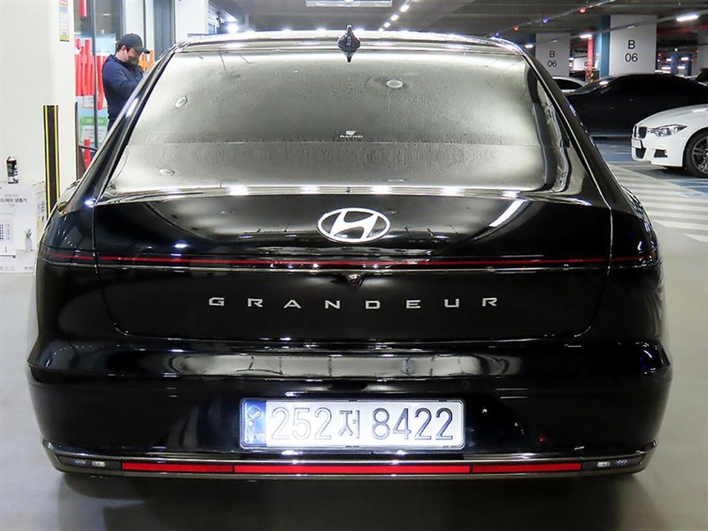 HYUNDAI Grandeur - Vista 5