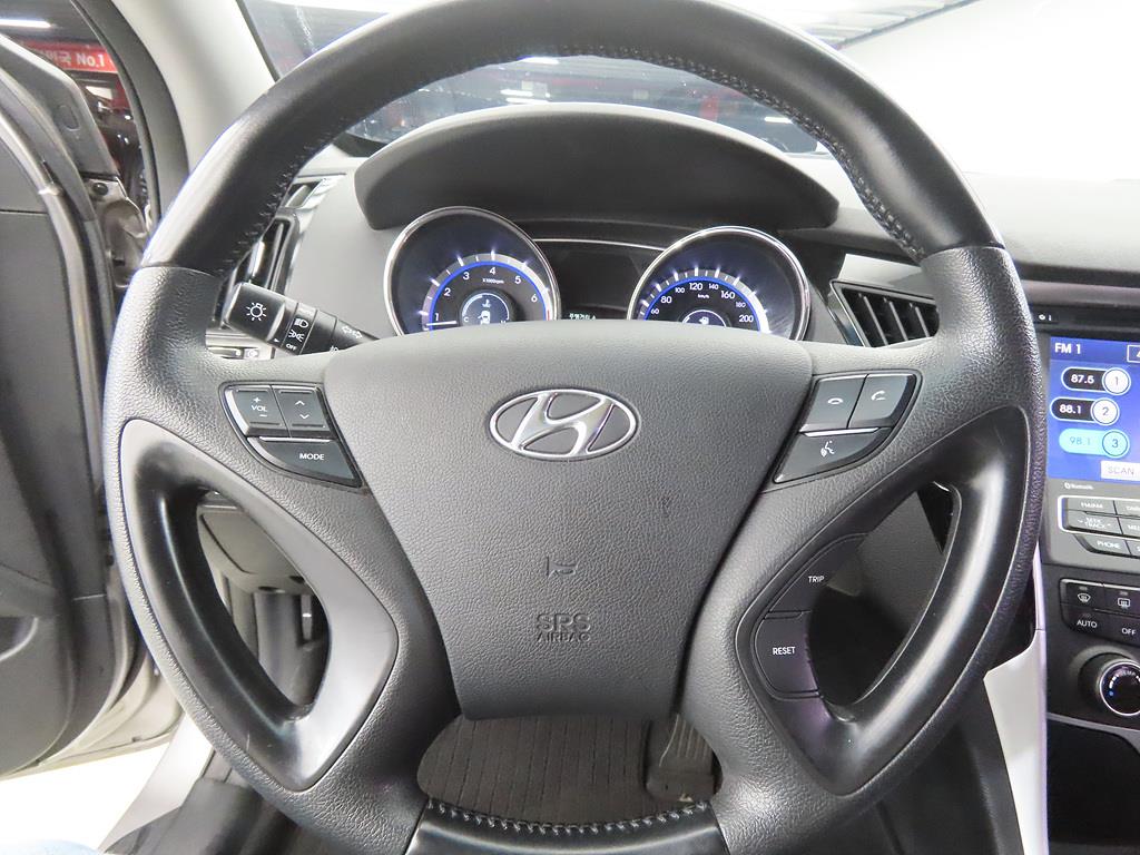 HYUNDAI Sonata - Vista 8