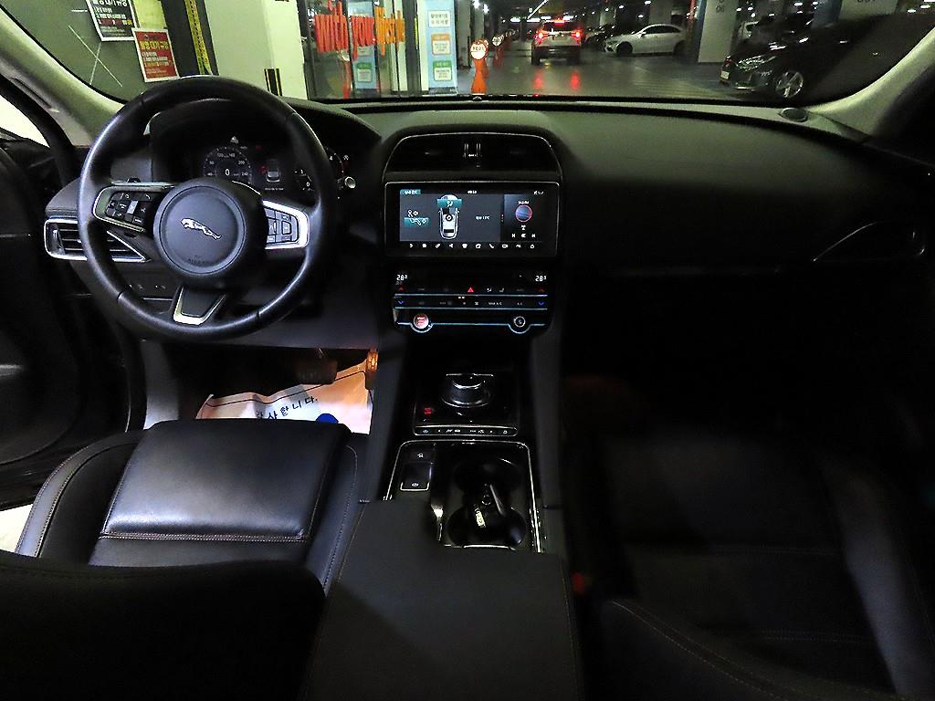 Jaguar F-PACE - Vista 10