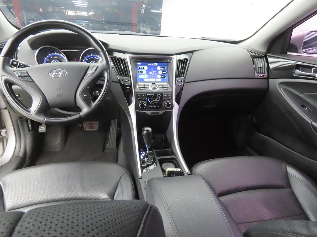 HYUNDAI Sonata - Vista 7