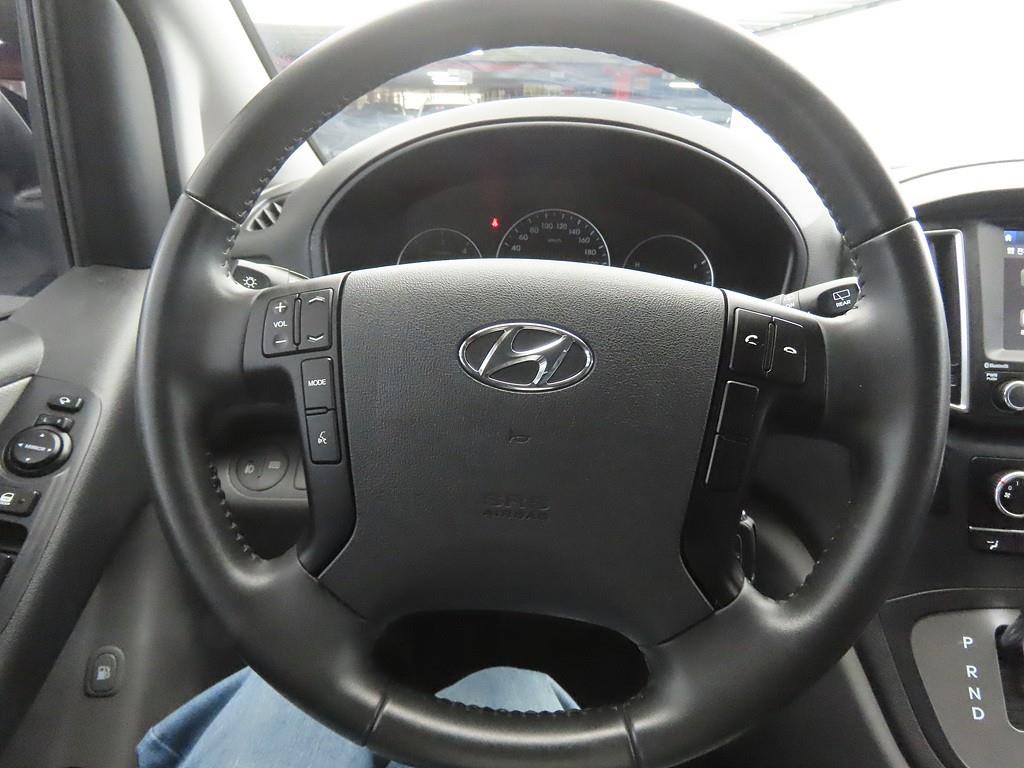 HYUNDAI Starex - Vista 8