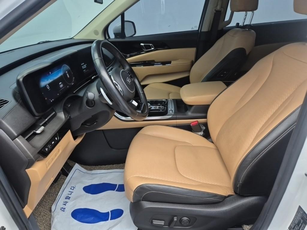KIA Carnival - Vista 11