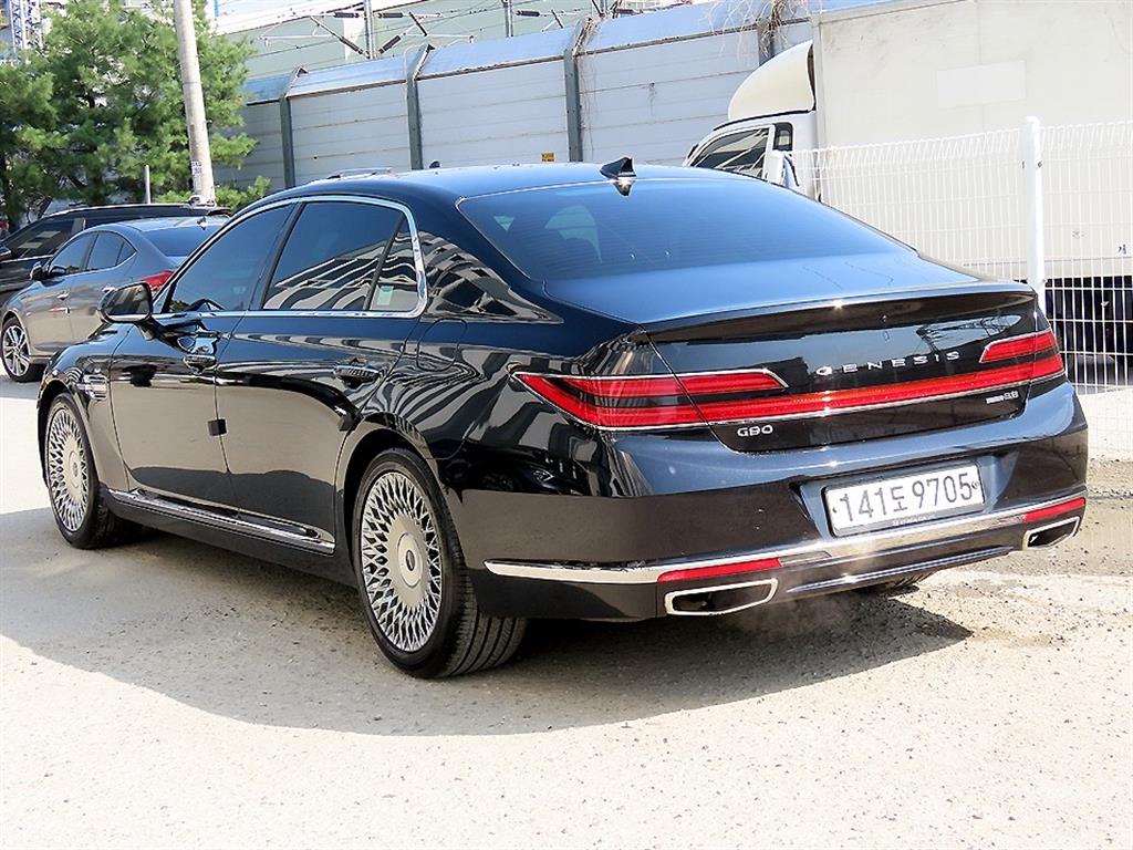 Genesis G90 - Vista 3