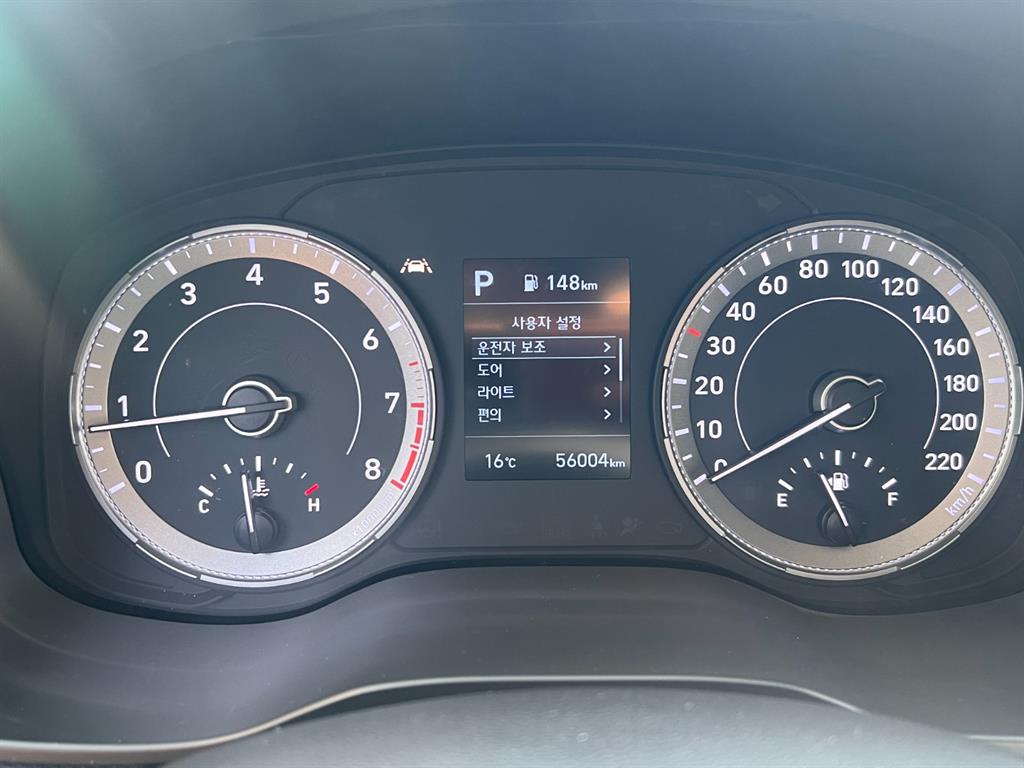 HYUNDAI Venue - Vista 5