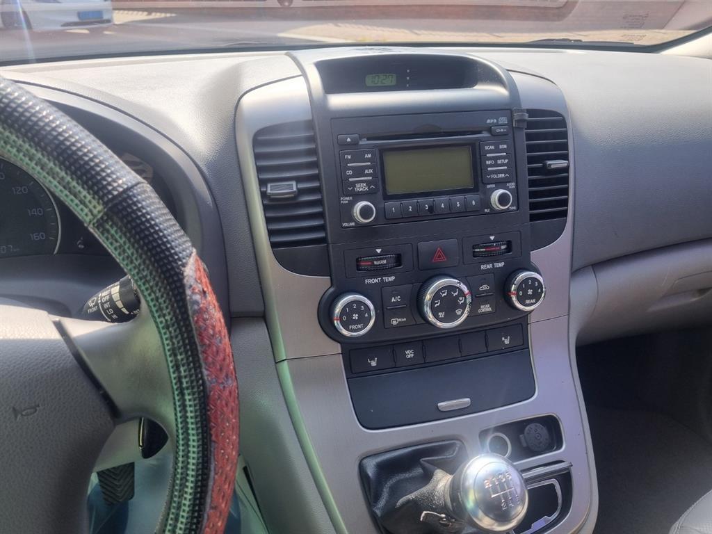 KIA Carnival - Vista 7