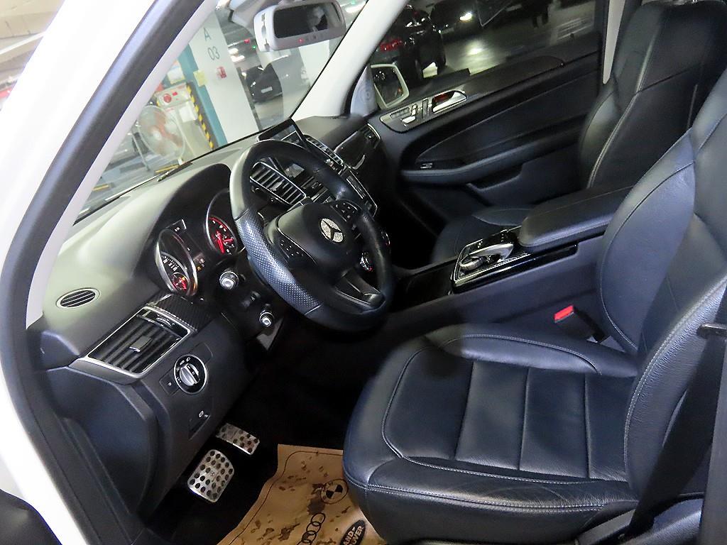 Mercedes Benz GLE Class - Vista 6