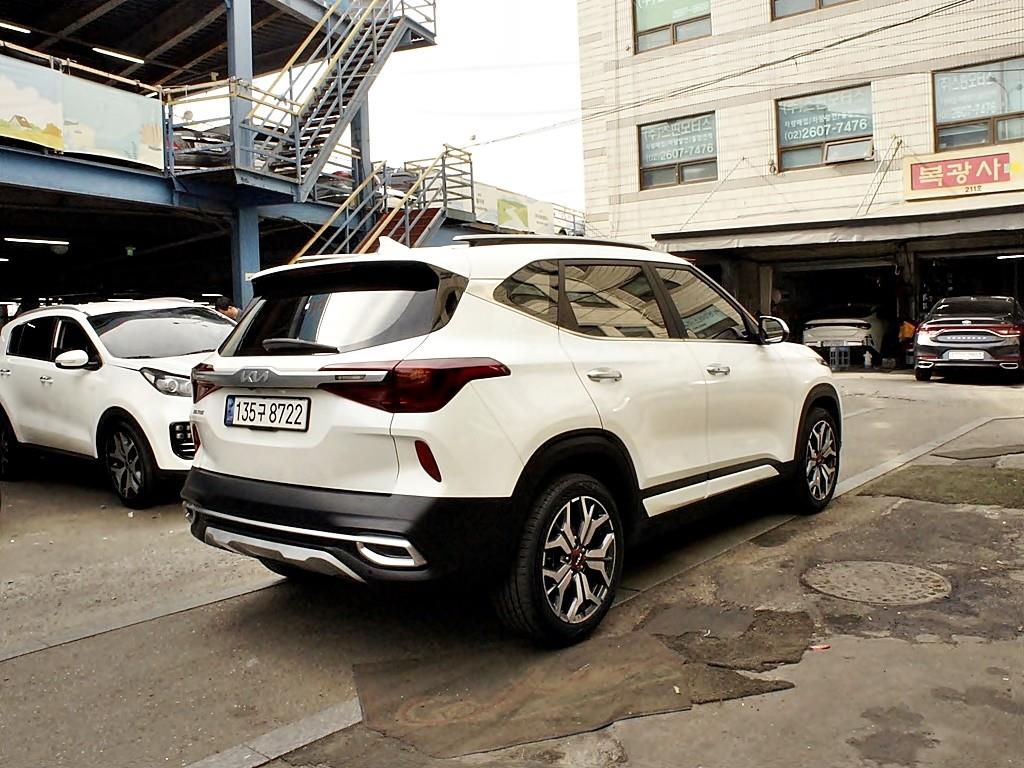 KIA Seltos - Vista 6