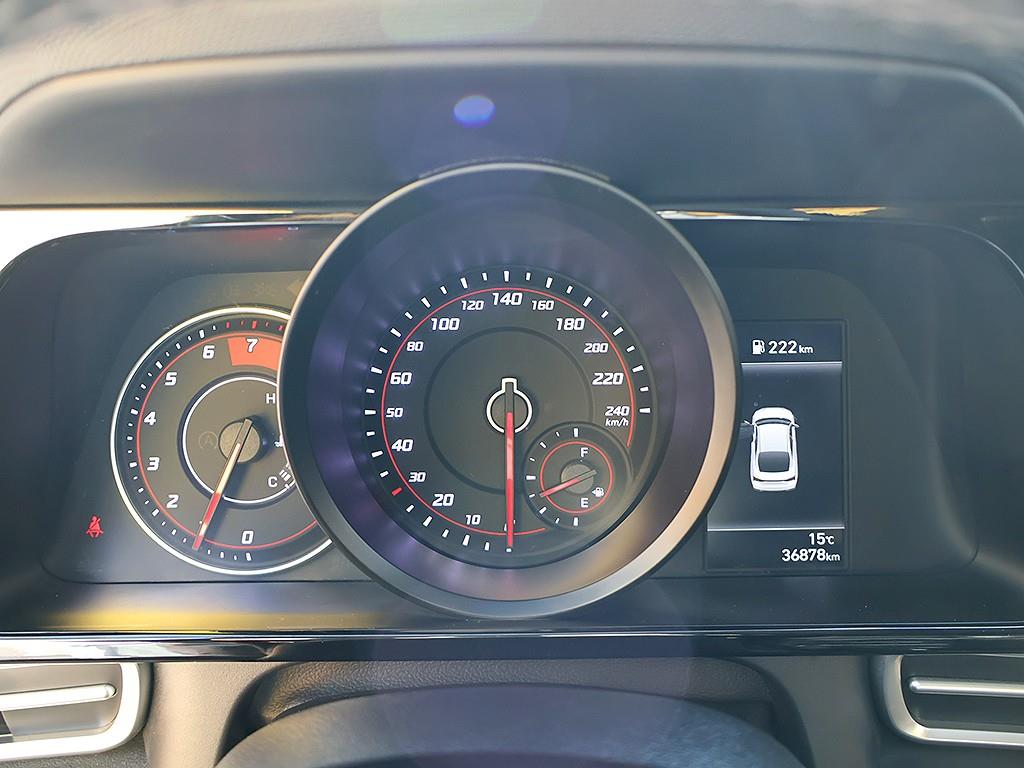 HYUNDAI Avante - Vista 11