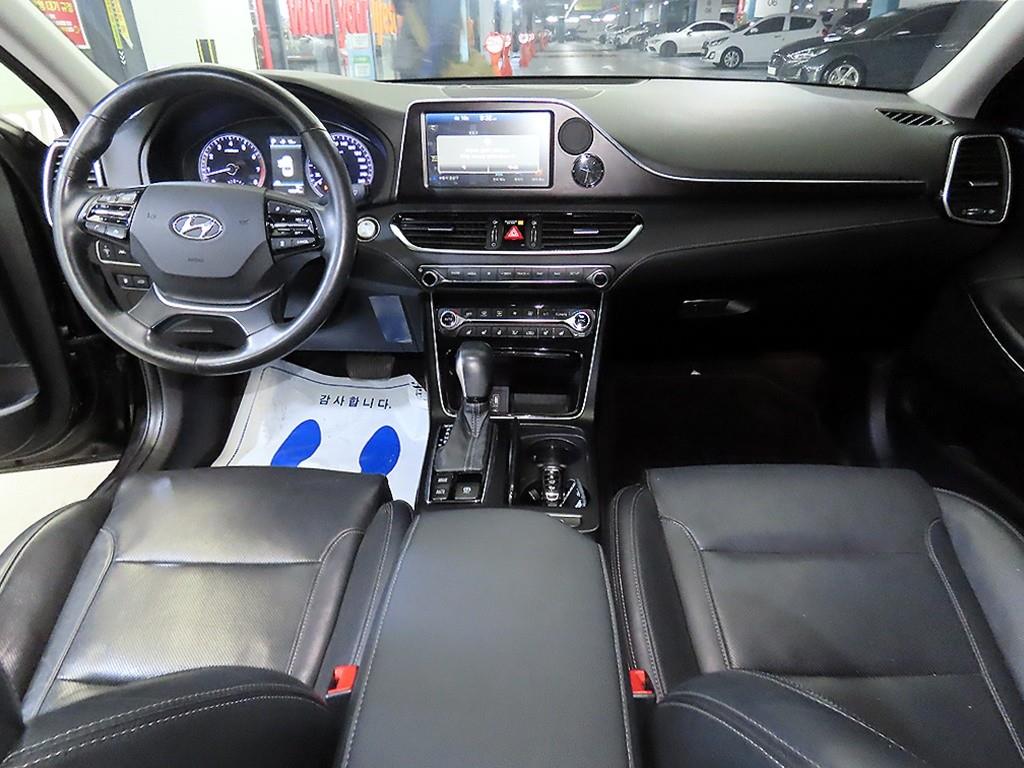 HYUNDAI Grandeur - Vista 10