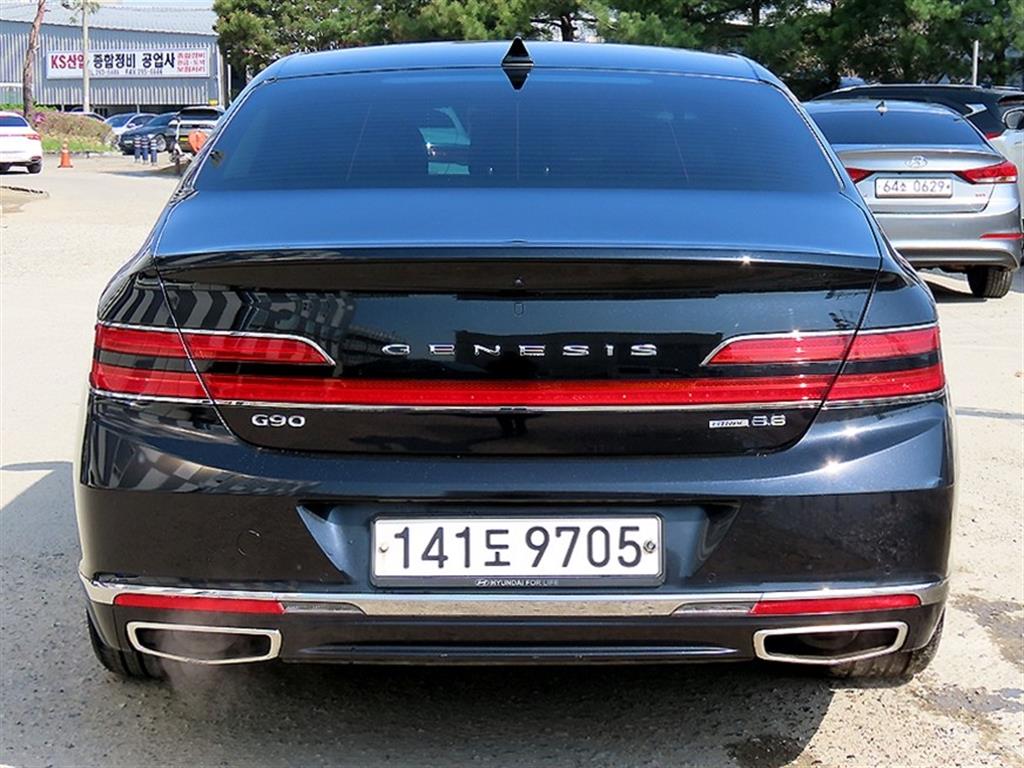 Genesis G90 - Vista 4