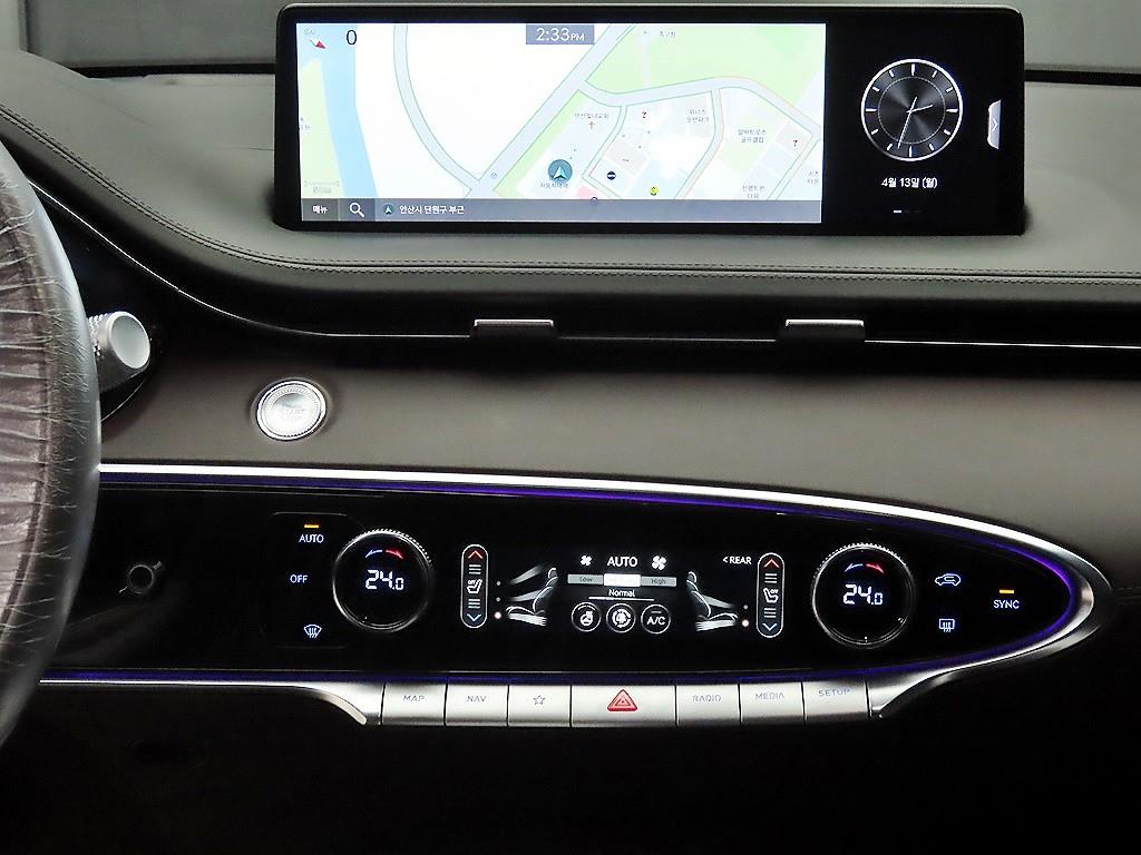 Genesis GV70 - Vista 12