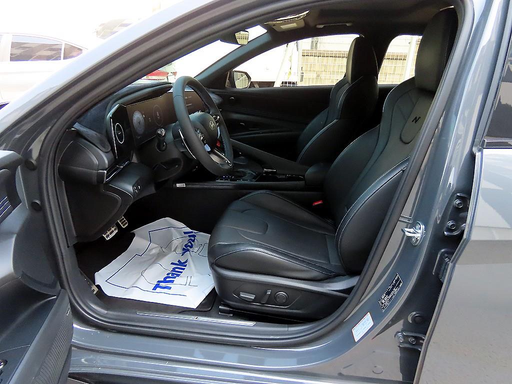 HYUNDAI Avante - Vista 5