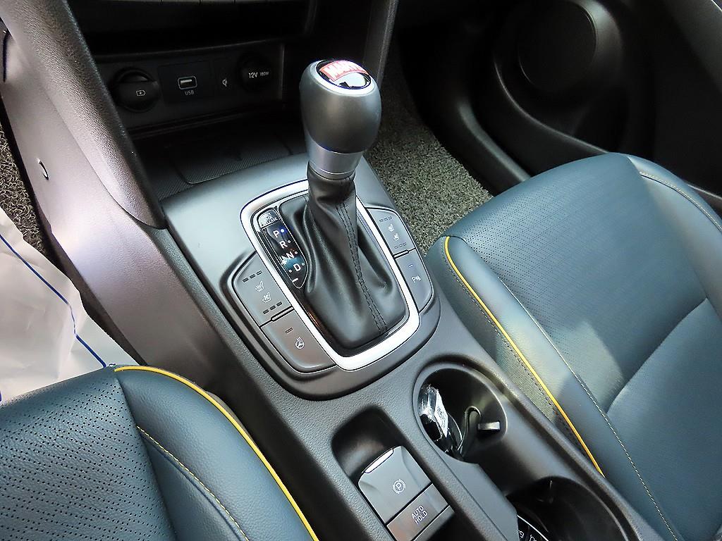 HYUNDAI Kona - Vista 11