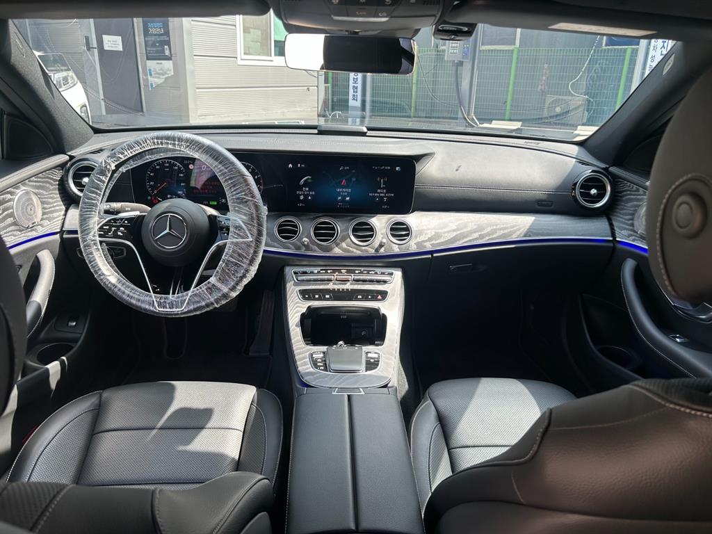 Mercedes Benz E class - Vista 10