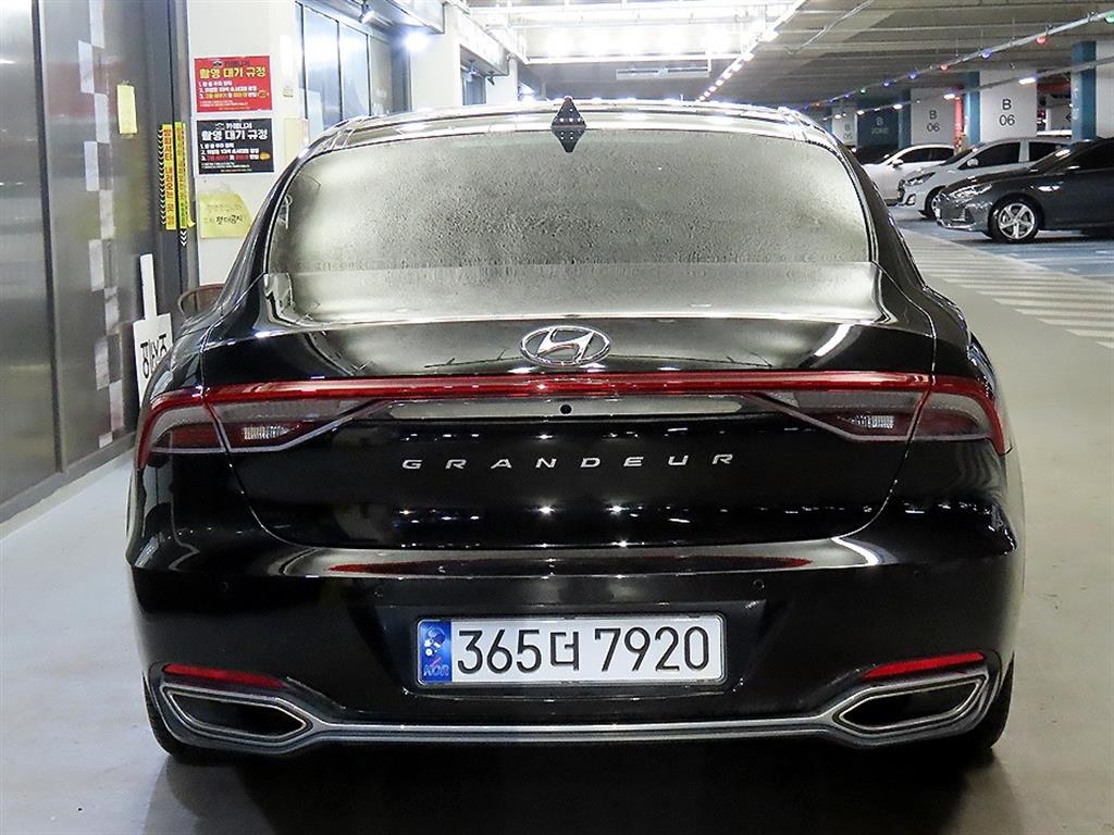 HYUNDAI Grandeur - Vista 5
