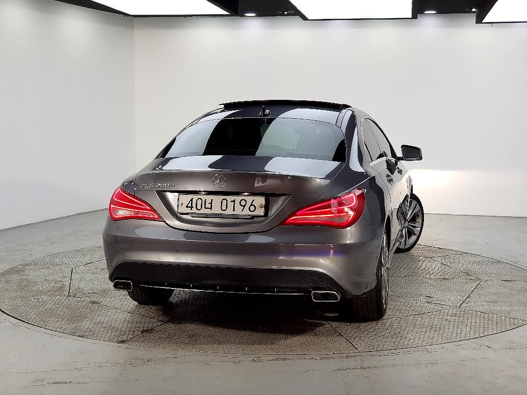 Mercedes Benz CLA Class - Vista 3