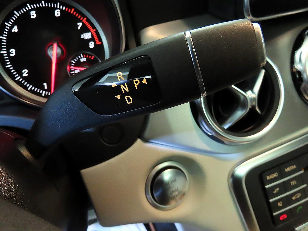 Mercedes Benz GLA Class - Vista 12