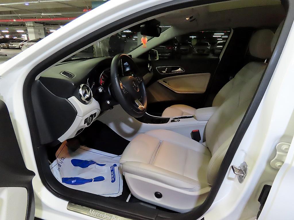 Mercedes Benz GLA Class - Vista 6