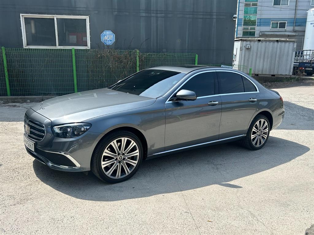 Mercedes Benz E class - Vista 2