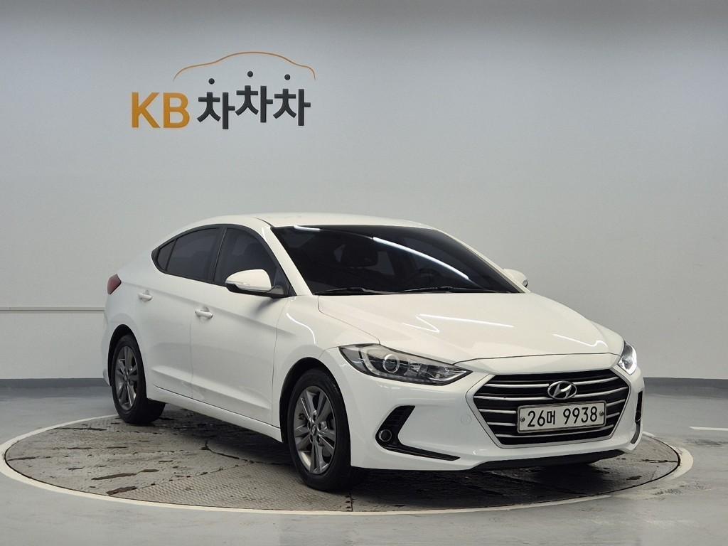 HYUNDAI Avante - Vista 4