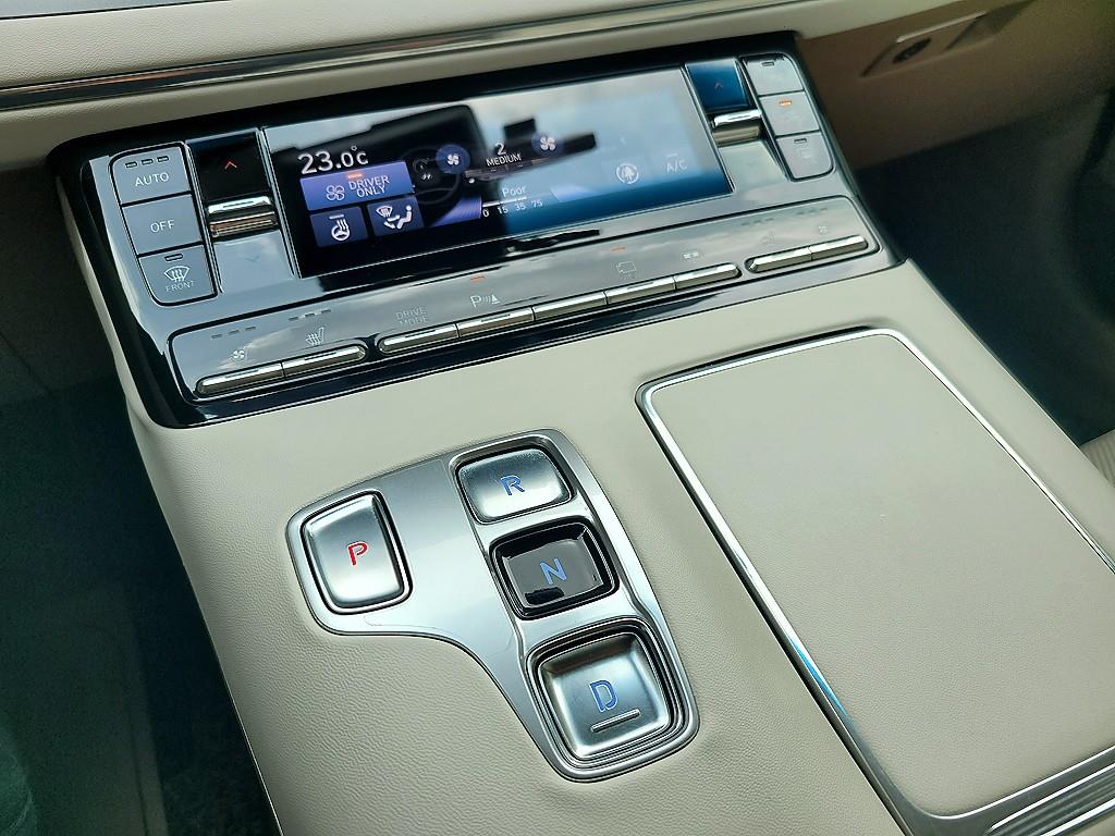 HYUNDAI Grandeur - Vista 11