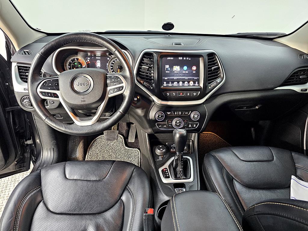 Jeep Cherokee - Vista 5