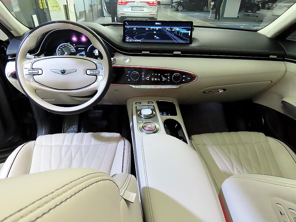 Genesis GV70 - Vista 10