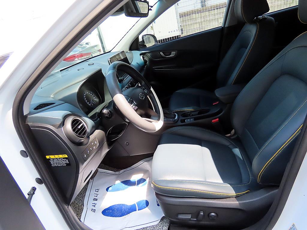 HYUNDAI Kona - Vista 5